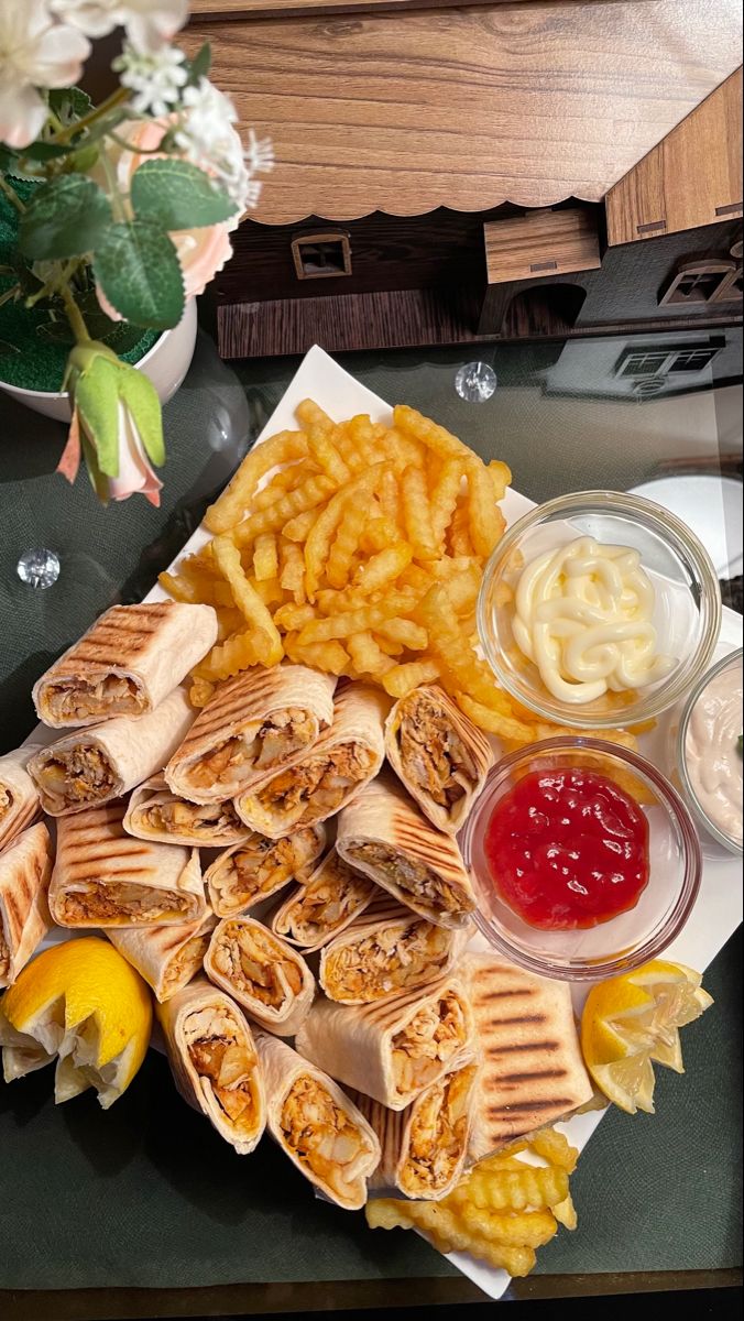 وجبة شاورما فراخ 6 قطع